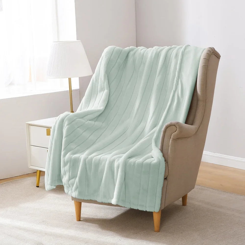 Luxury Soft Faux Fur Throw Blanket Reversible Micromink Adult Teen Bedding Suitable Couch or Bed Cozy Comfort Machine Washable
