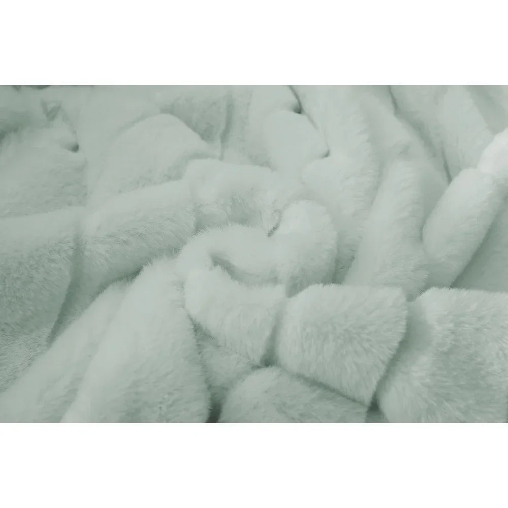 Luxury Soft Faux Fur Throw Blanket Reversible Micromink Adult Teen Bedding Suitable Couch or Bed Cozy Comfort Machine Washable