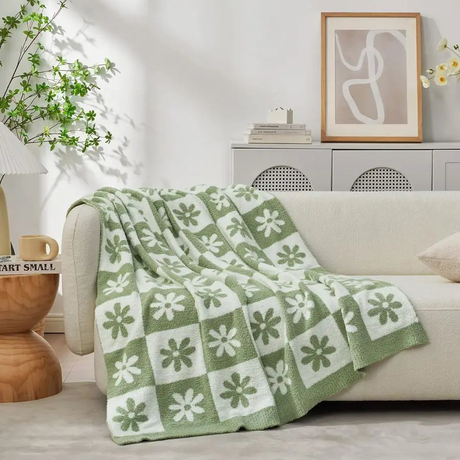 Checkered Blanket, Sage Green Flower Throw Blanket for Couch Plaid Microfiber Fluffy Warm Cozy Fuzzy Soft Throw Blanket